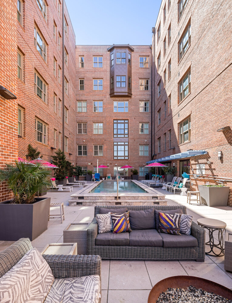 hoffler place apartments near college of charleston second floor courtyard pool